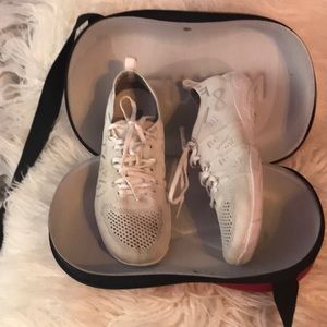 Nfinity flyte cheerleading sneakers